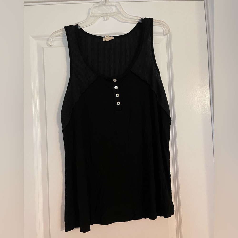 Pol black tank top. Size large. NWOT
